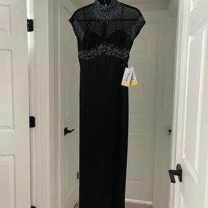 Stenay Black Maxi Dress with Intricate Lace